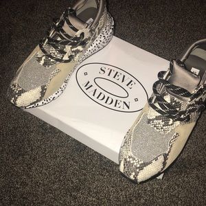 Steve Madden sneakers size 11